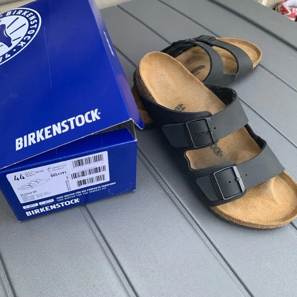 Black Arizona Birkenstock, size 44 Arizona Soft Footbed Oiled Leather in Color Black  main image 4